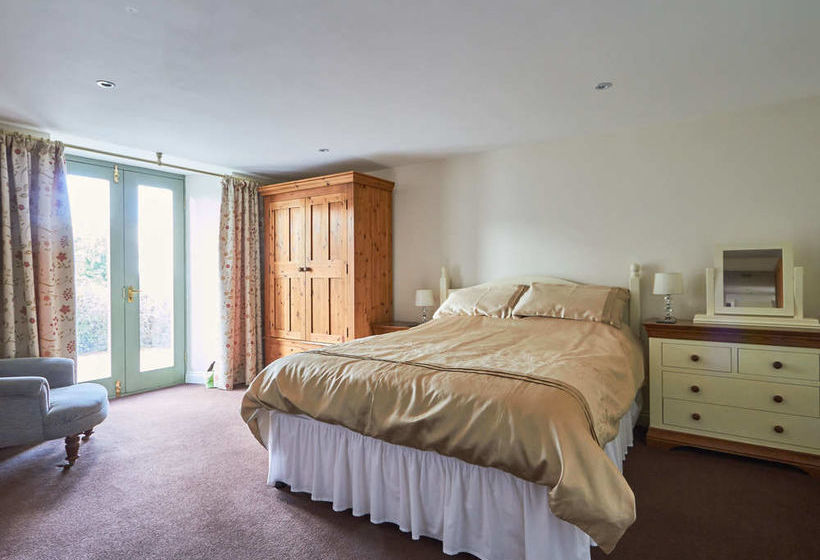 West Pennicknold Barn