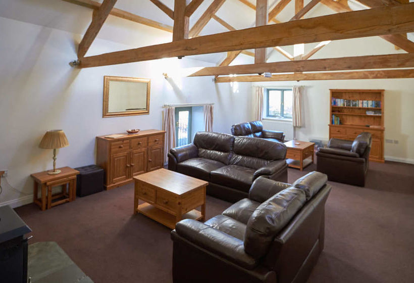 West Pennicknold Barn