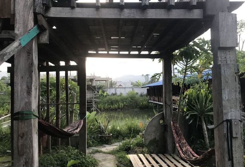 ユースホステル Chiangdao Wood House Homestay