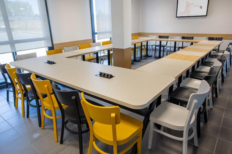 B&b Hotel Les Herbiers