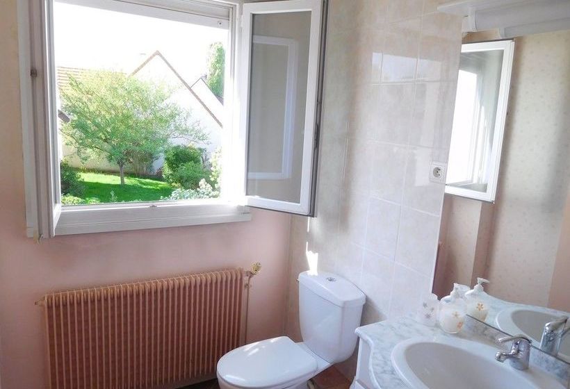 مبيت وإفطار Chambres D Hôtes Evelyne