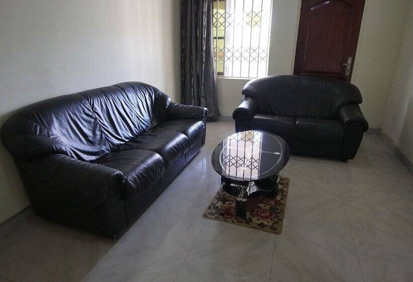 تختخواب و صبحانه Kofi Appiah Lodge