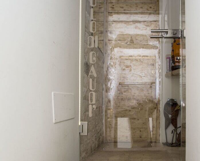 Bed and Breakfast L Angolo Di Gaudì, Alcoba Fascinosa