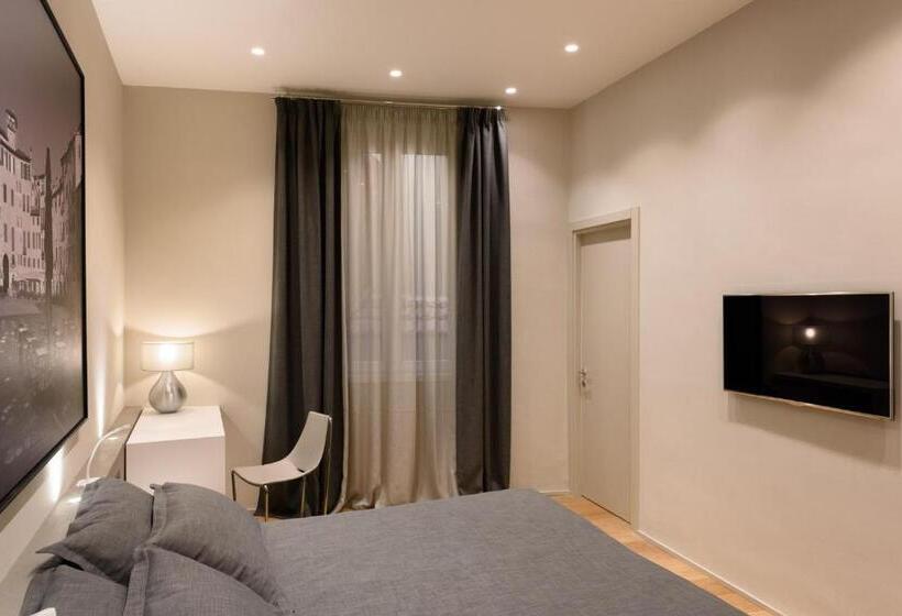 ベッドアンドブレックファースト Palazzo Vasarri   Luxury Design Suites