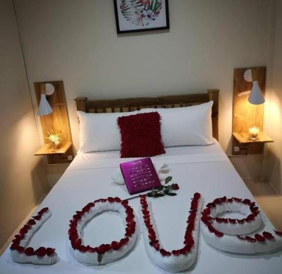 تختخواب و صبحانه Tropical Stay Accommodations