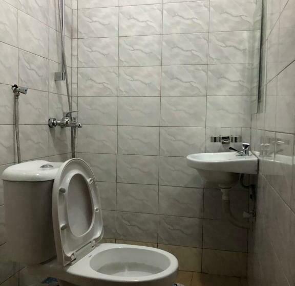 Bunyonyi Heights Inn