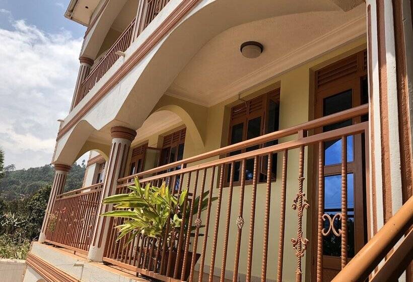 Bunyonyi Heights Inn
