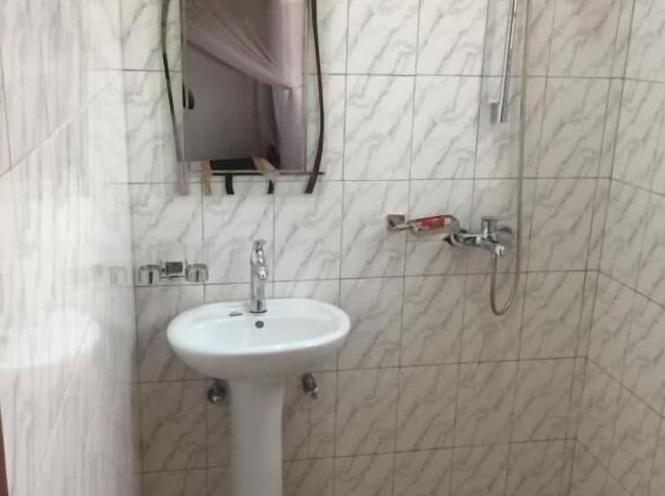 Bunyonyi Heights Inn