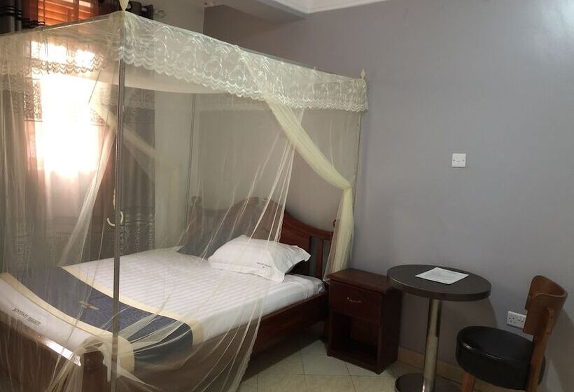 Bunyonyi Heights Inn