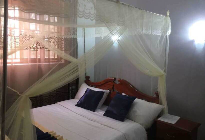 Bunyonyi Heights Inn