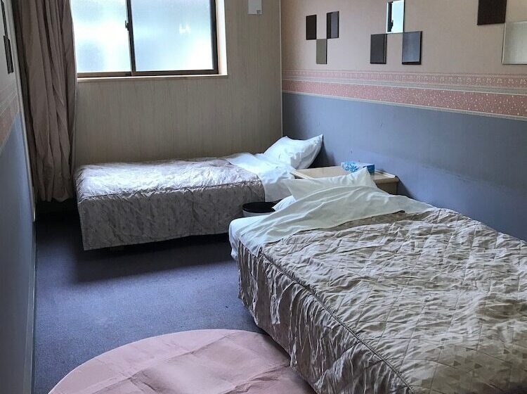 Gotou Hotel   Hostel