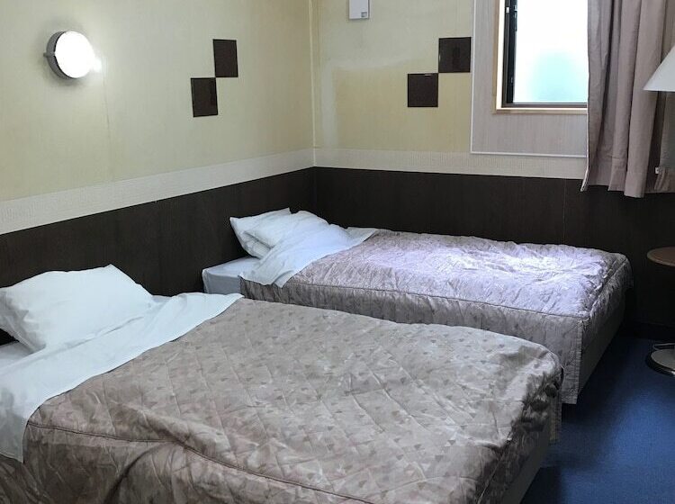 Gotou Hotel   Hostel