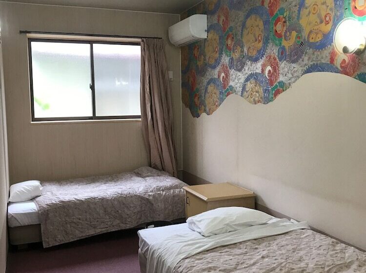 Gotou Hotel   Hostel