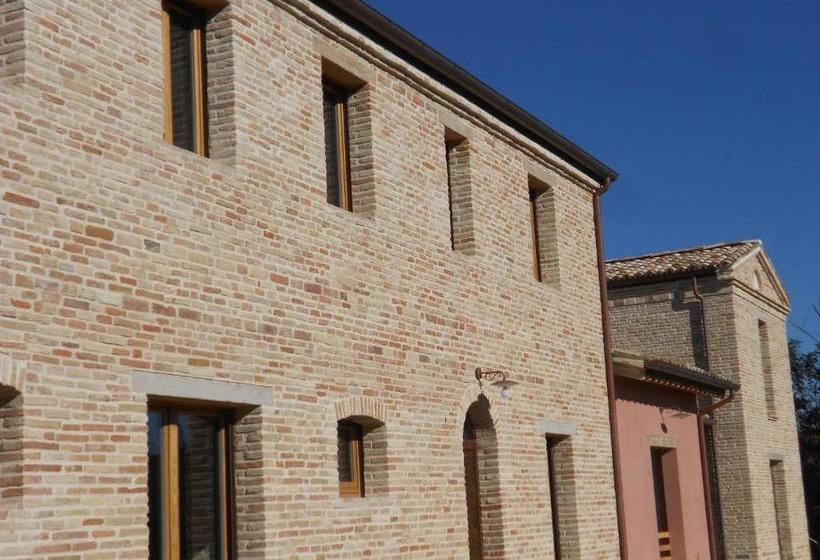 هتل L Isola Che Non C Era