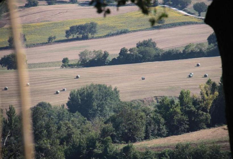 هتل L Isola Che Non C Era