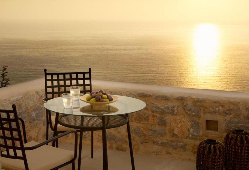 Отель Ariá Estate Suites & Spa