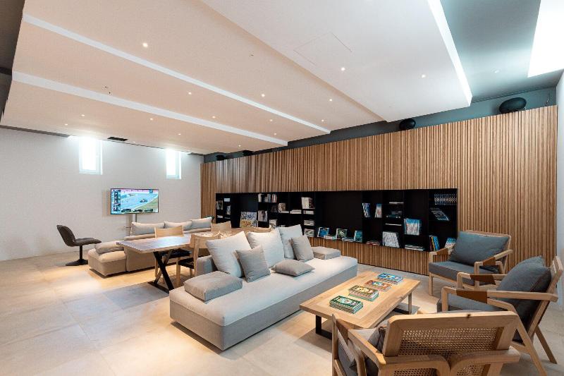 Отель Ariá Estate Suites & Spa