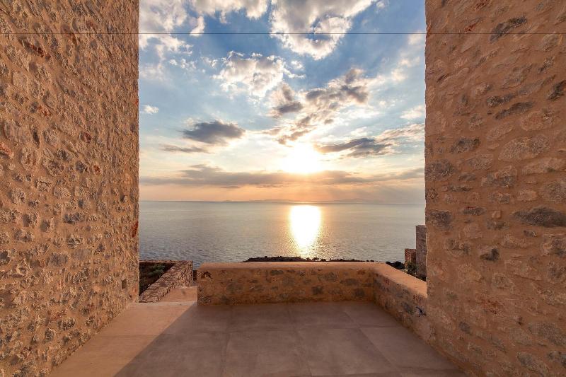 Отель Ariá Estate Suites & Spa