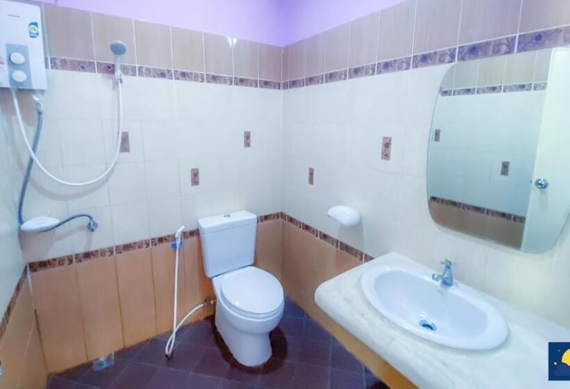 בית מלון כפרי Baanchomjan @ Suanphung