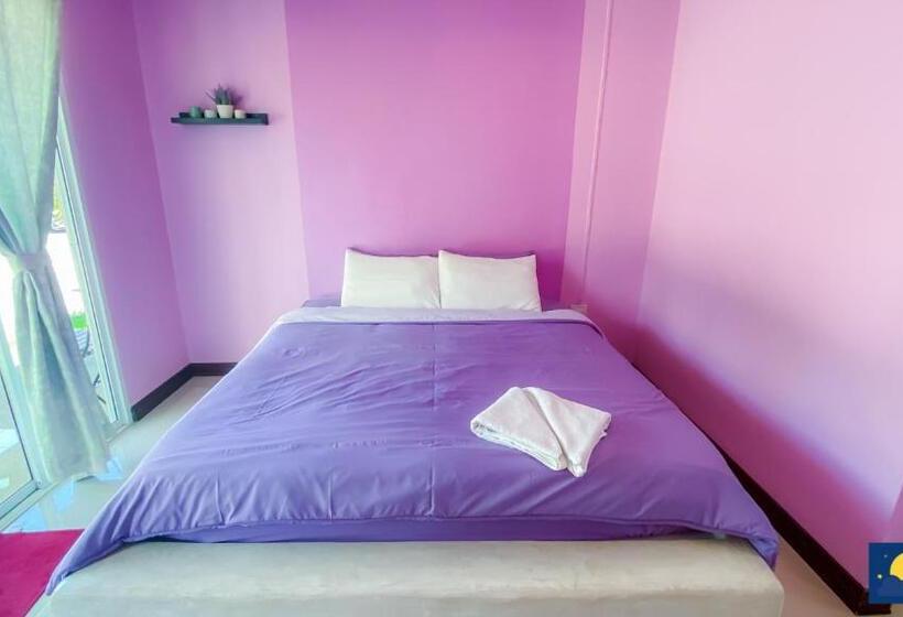 בית מלון כפרי Baanchomjan @ Suanphung