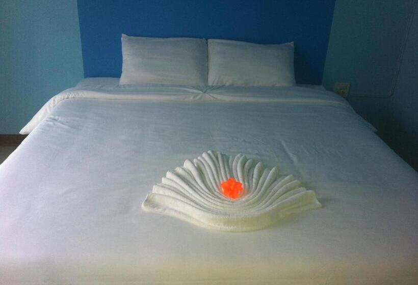 בית מלון כפרי Baanchomjan @ Suanphung