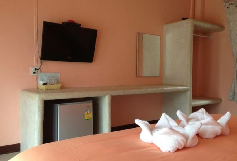 בית מלון כפרי Baanchomjan @ Suanphung