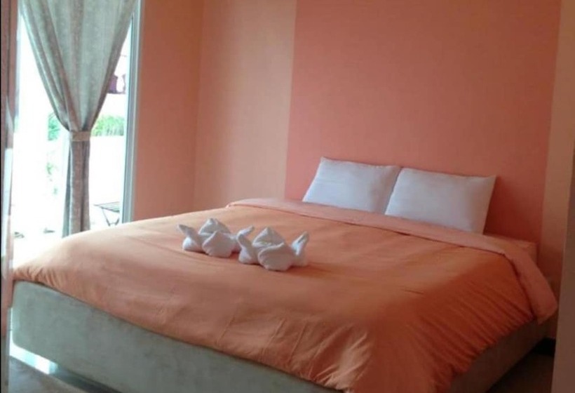 בית מלון כפרי Baanchomjan @ Suanphung