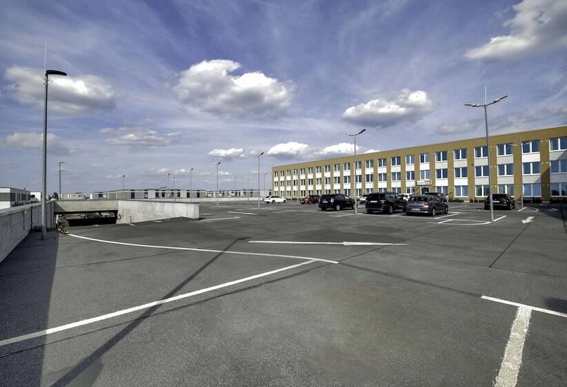 هتل Campanile Berlin Brandenburg Airport