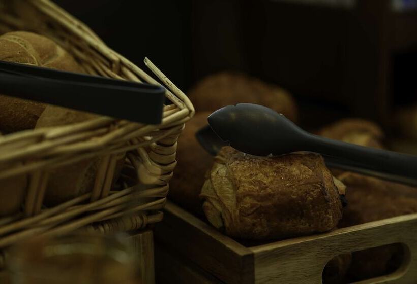 هتل Campanile Berlin Brandenburg Airport