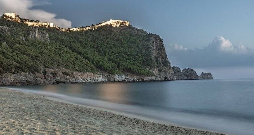 בית מלון כפרי Ces Club