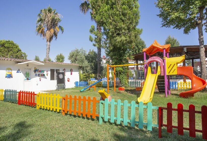 בית מלון כפרי Ces Club