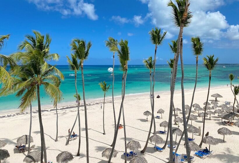 ホテル Ducassi Suites Rooftop Pool Beach Club & Spa