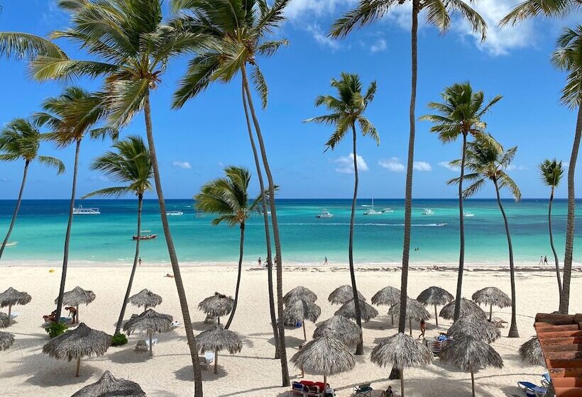ホテル Ducassi Suites Rooftop Pool Beach Club & Spa