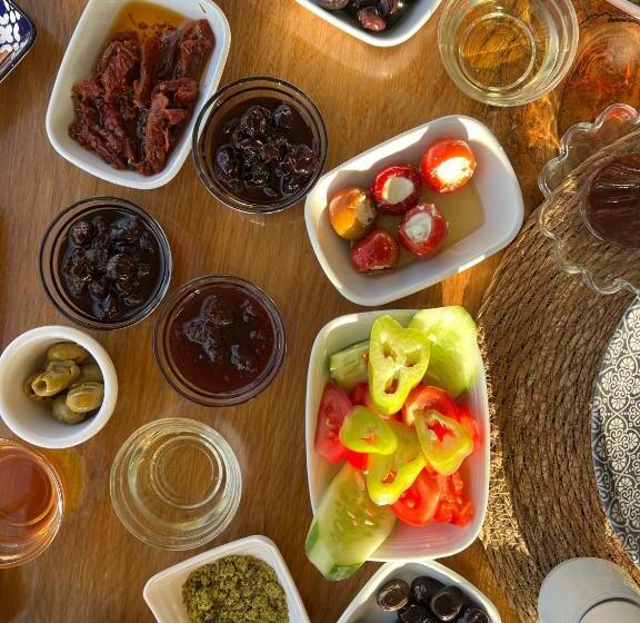 בית מלון כפרי Espira By Antioch