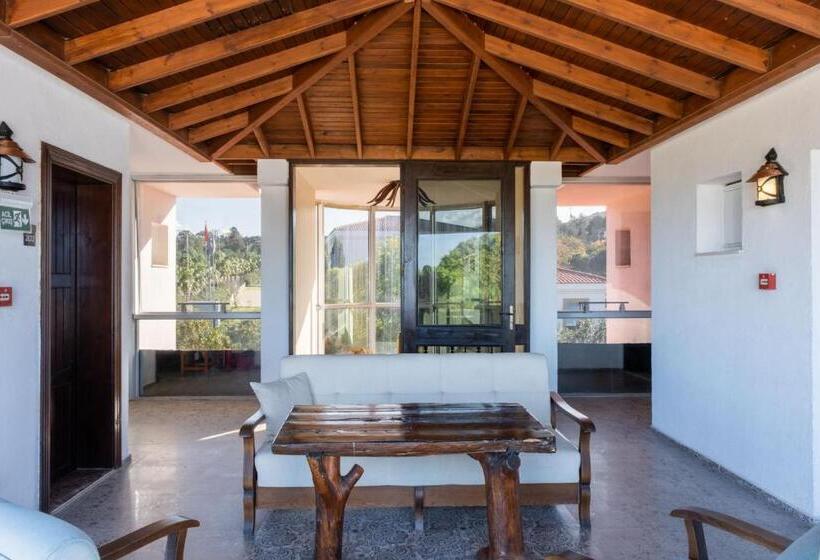 בית מלון כפרי Espira By Antioch