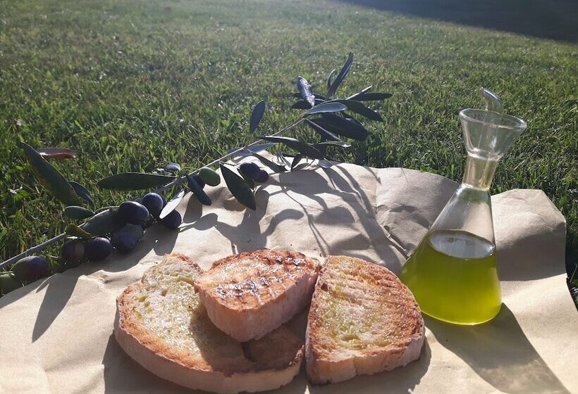 בית מלון כפרי Fattoria La Loggia