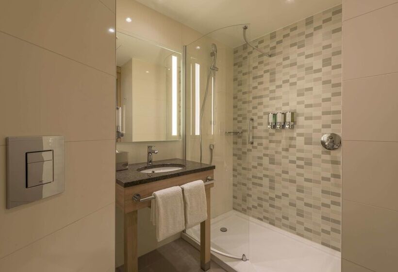 هتل Hampton By Hilton Frankfurt Airport