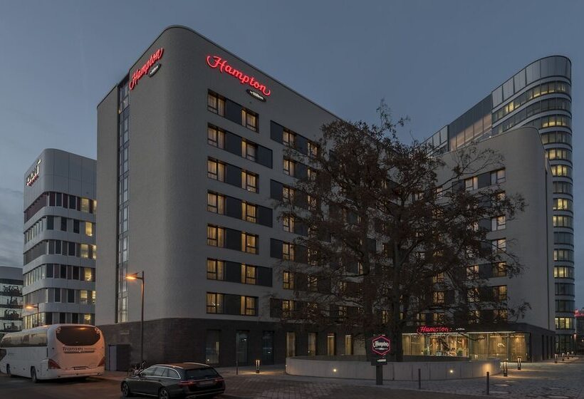 هتل Hampton By Hilton Frankfurt Airport