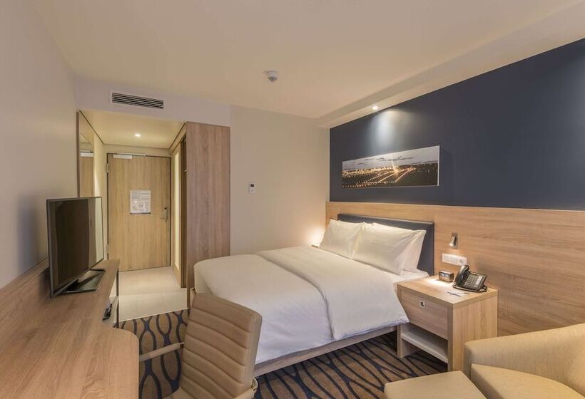 هتل Hampton By Hilton Frankfurt Airport