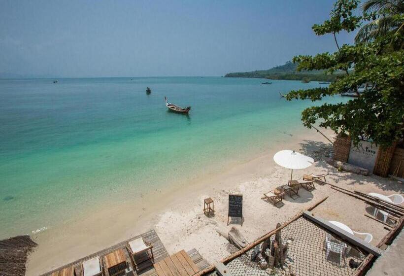 בית מלון כפרי Koh Mook De Tara Beach Resort