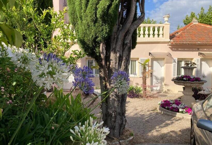 Отель Le Vauban