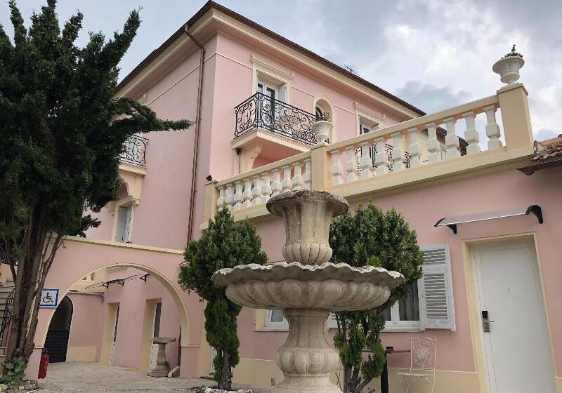 Отель Le Vauban