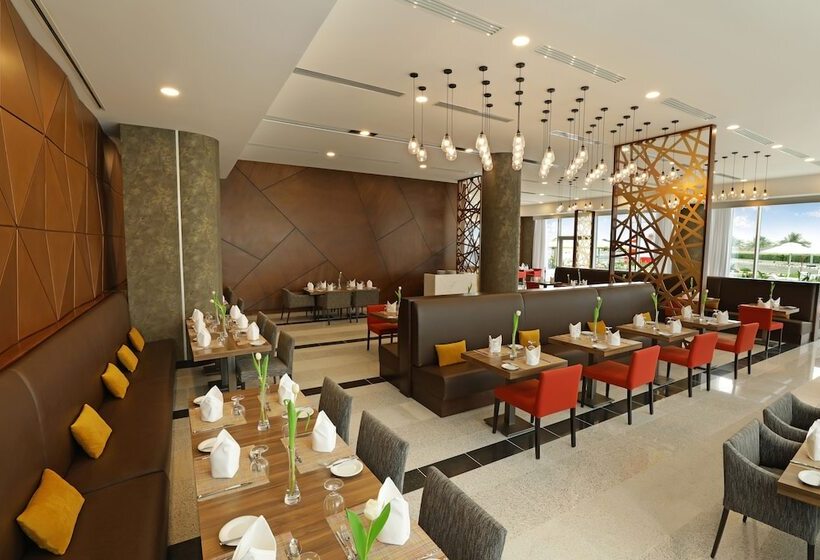 Отель Millennium Madinah Airport