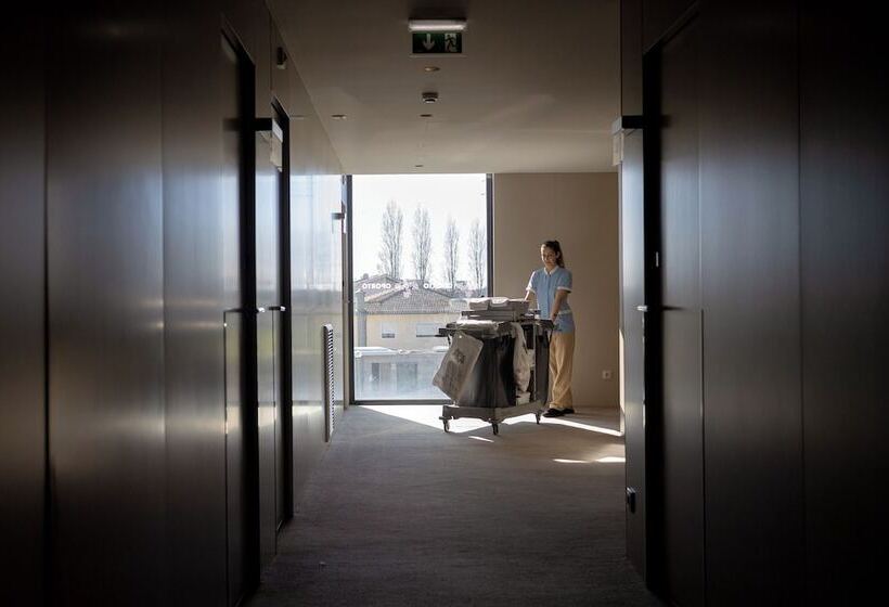 هتل Oporto Airport & Business