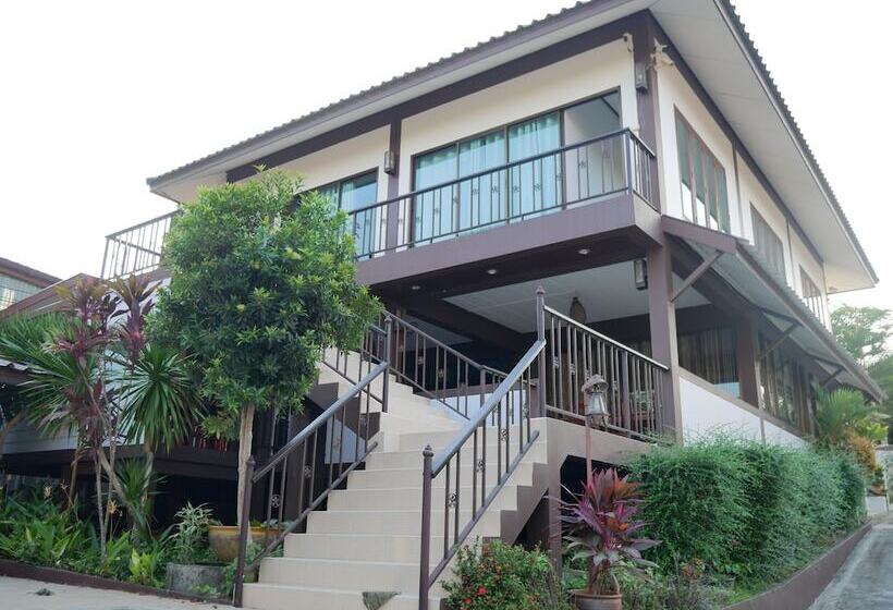 בית מלון כפרי Pattana Resort