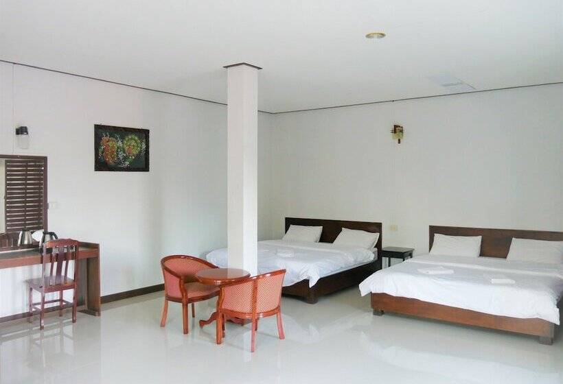 בית מלון כפרי Pattana Resort