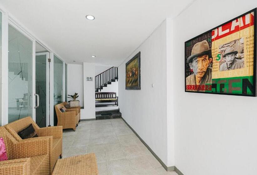 호텔 Reddoorz At Bali Kepundung Denpasar