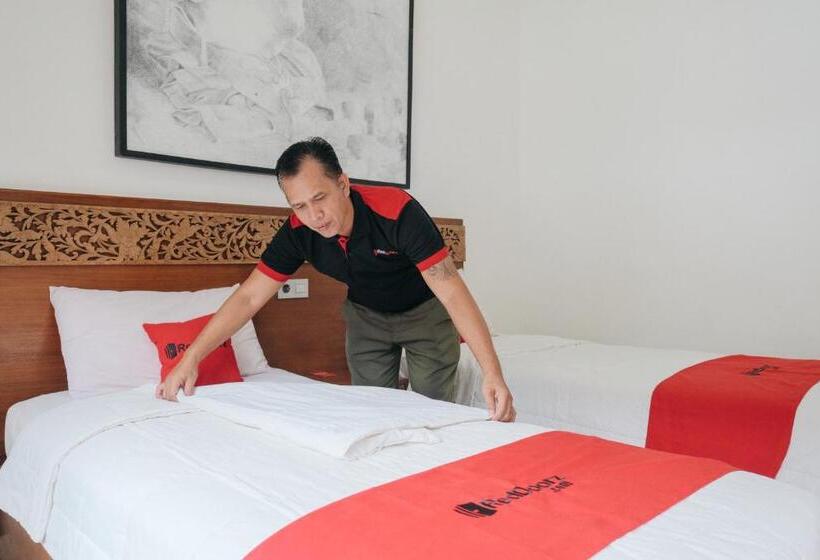 호텔 Reddoorz At Bali Kepundung Denpasar