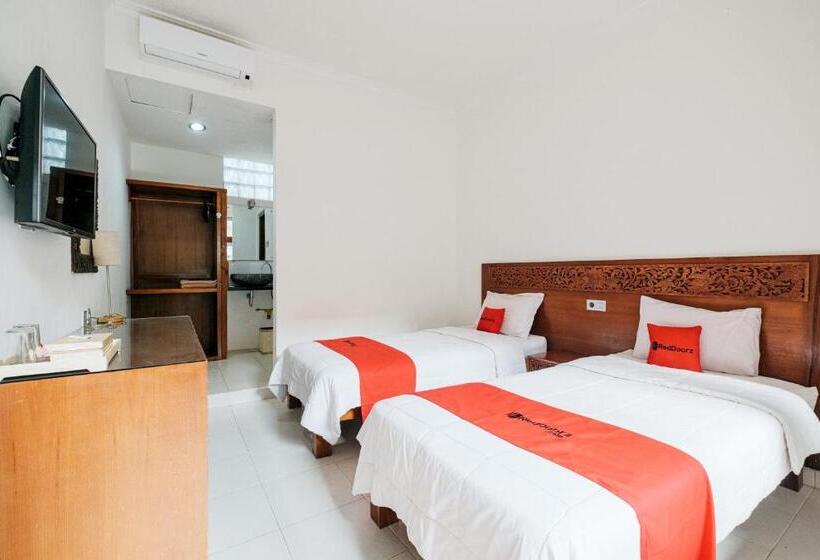 호텔 Reddoorz At Bali Kepundung Denpasar