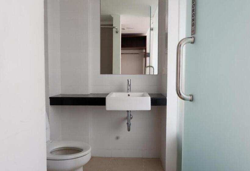 호텔 Reddoorz At Bali Kepundung Denpasar